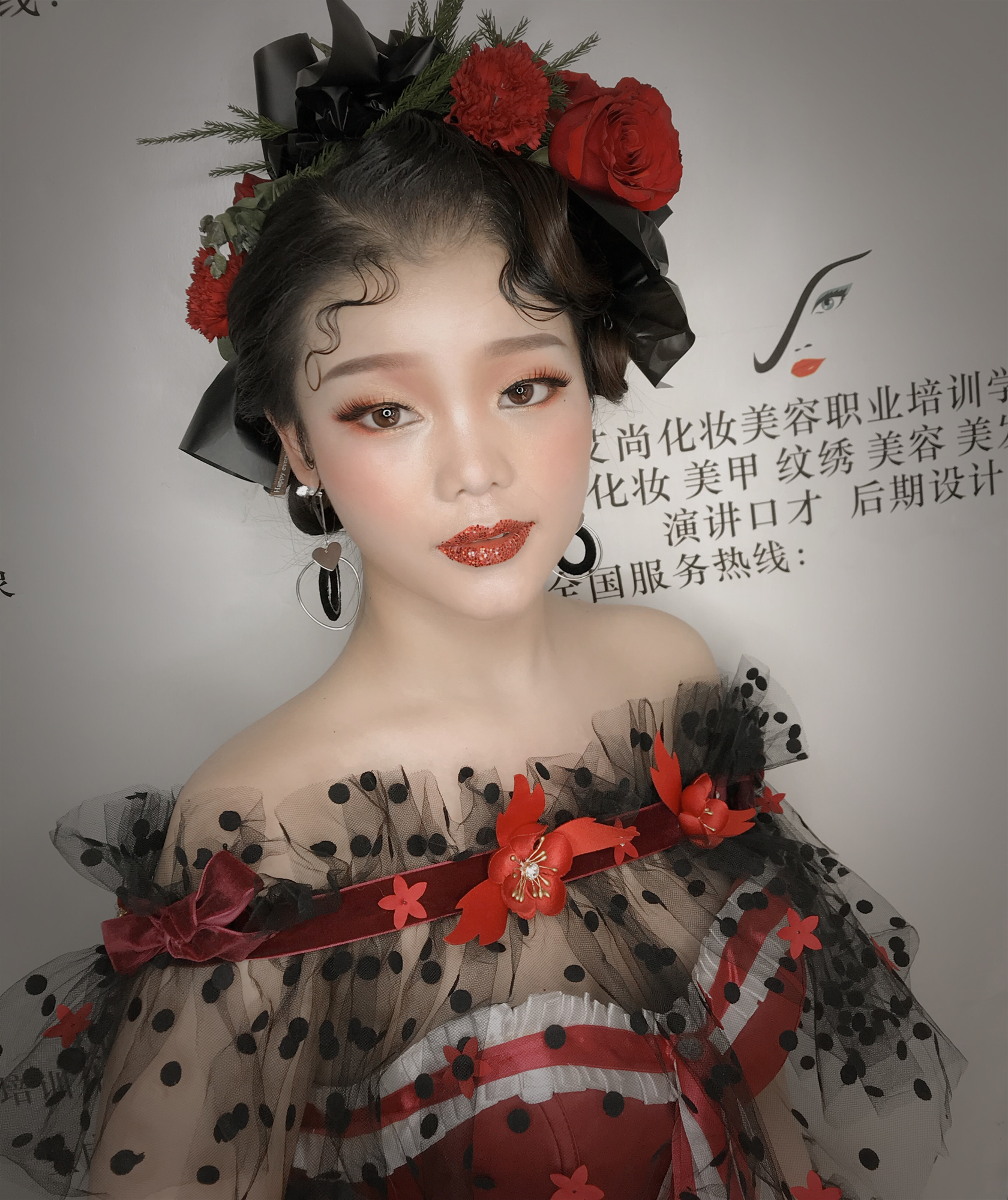 漯河学化妆专业造型到艾尚化妆美容职业培训学