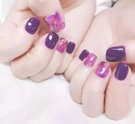 冬日美甲还是暖暖的紫色美甲更好看