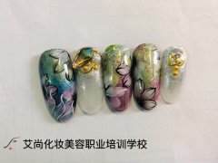 漯河学美甲去哪儿好呢？现在学美甲晚不晚？