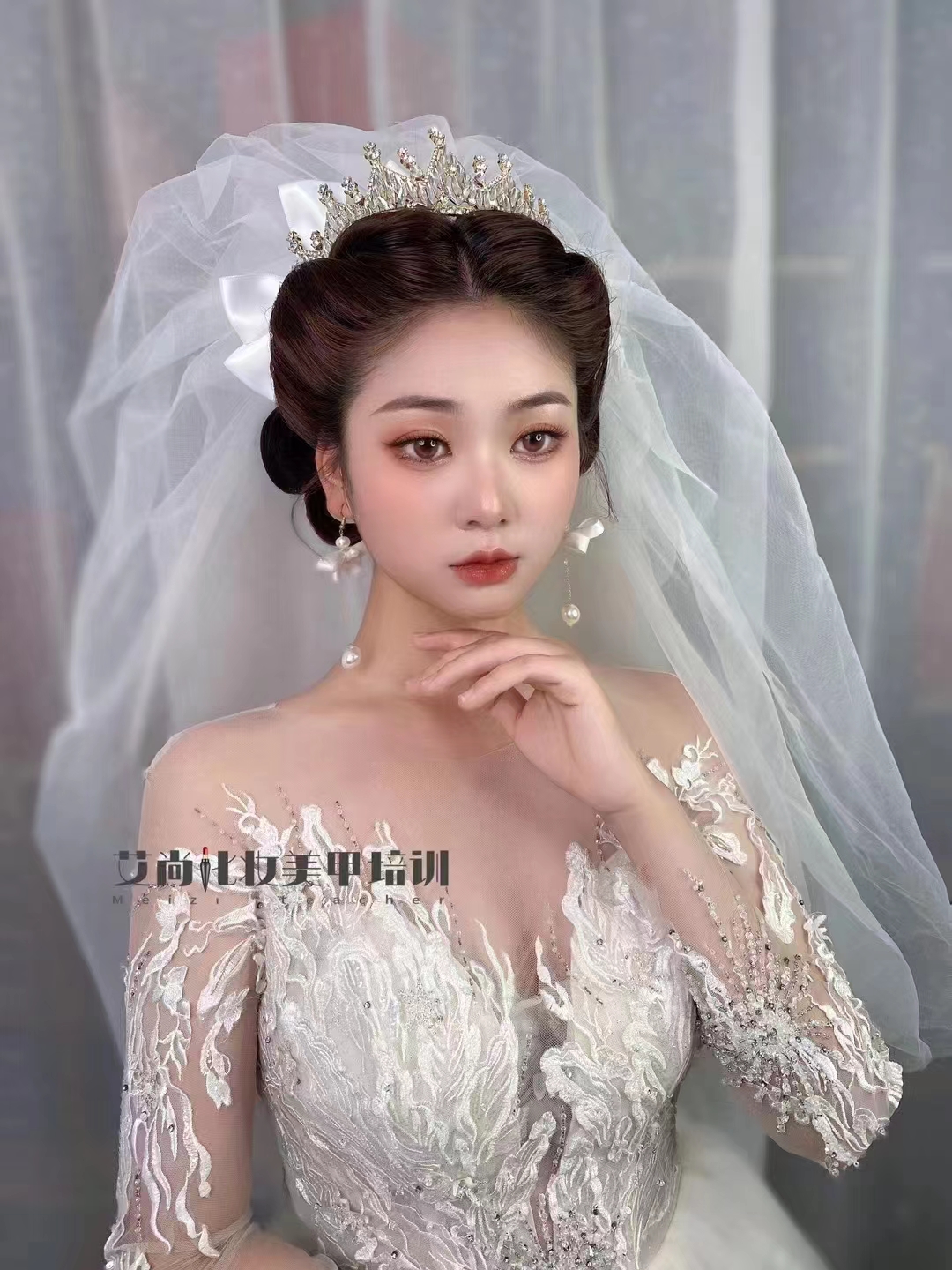 影楼化妆师前景怎么样？如何成为一名影楼化妆师？