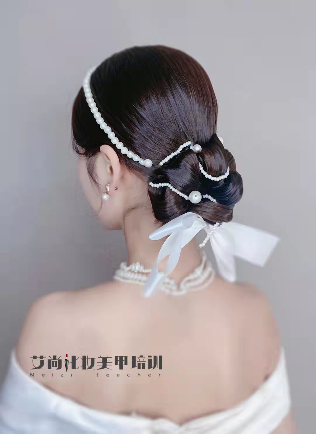 新娘化妆师的市场如何?如何学习新娘化妆?
